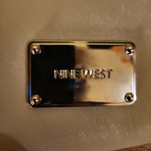 Nine West Beige and Black Shoulder Bag Purse - Picture 5 of 5